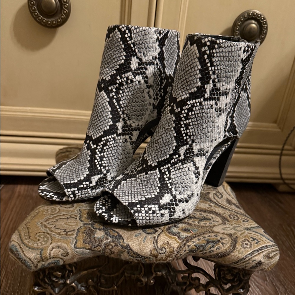 Charles David snakeskin peep toe booties, size 9